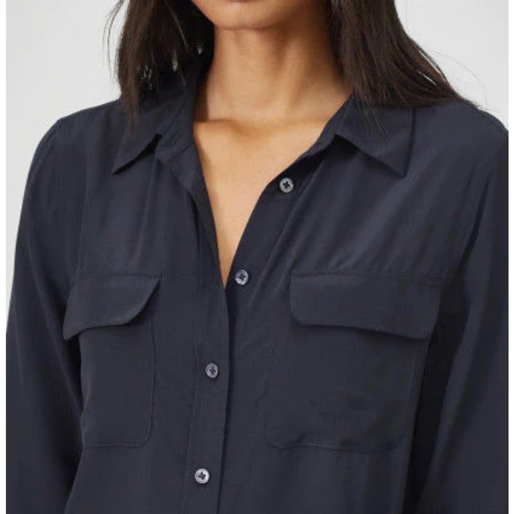 EQUIPMENT Slim Signature Silk Button Down Shirt in Eclipse Black Size Small